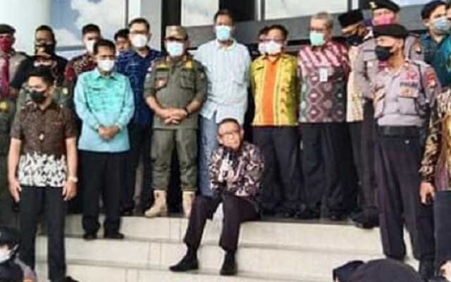 Together with the Police and Ombudsman to Monitor Smallholders’ FFB Price