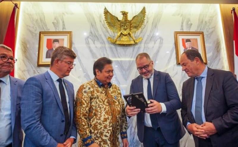 Airlangga Hartarto : Indonesia Implements Sustainable Palm Oil Plantations